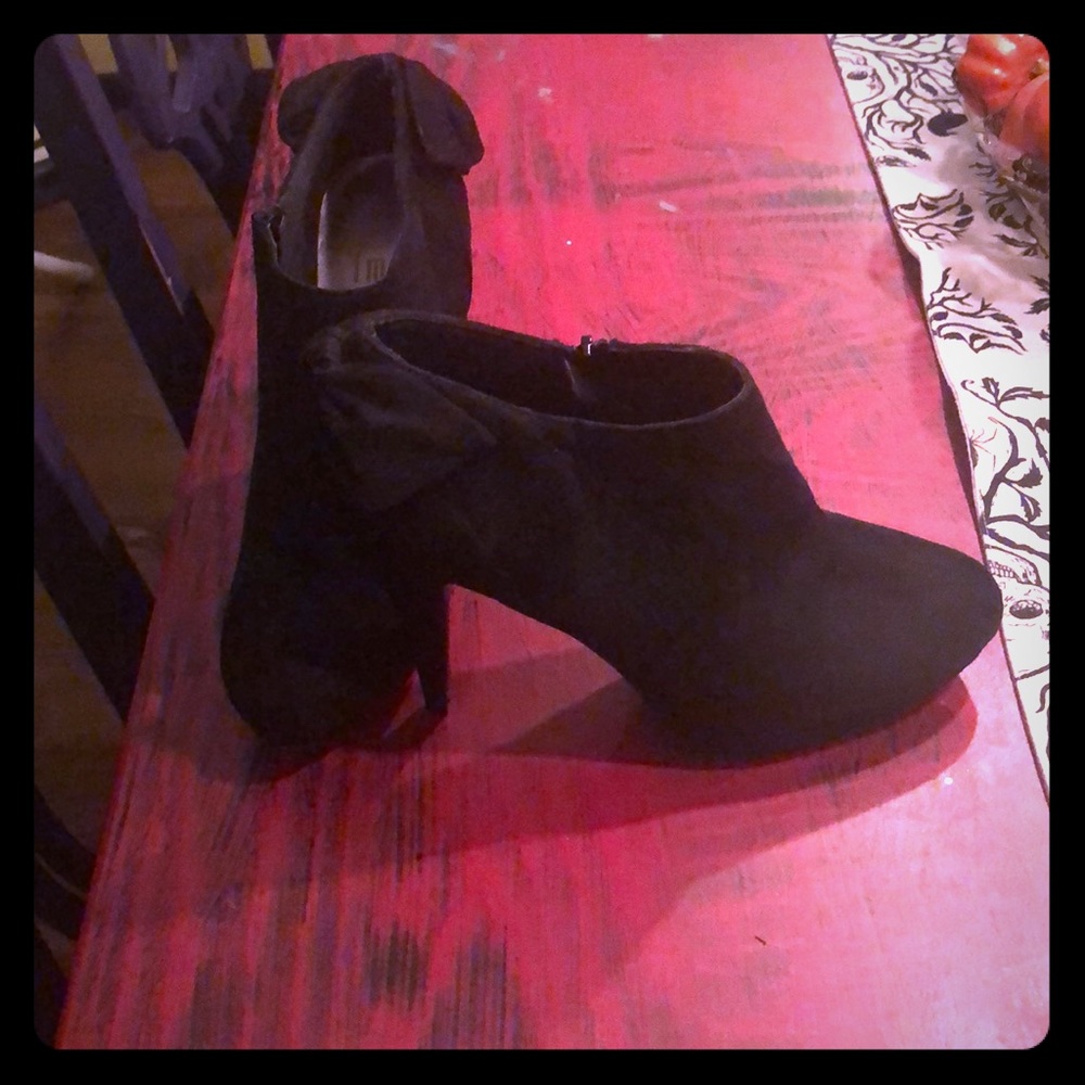 Super cute like new booties